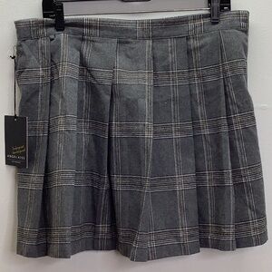 Angel Kiss Size XL Checkered Pleated Skirt. Zipper Is Broken. New With Tags